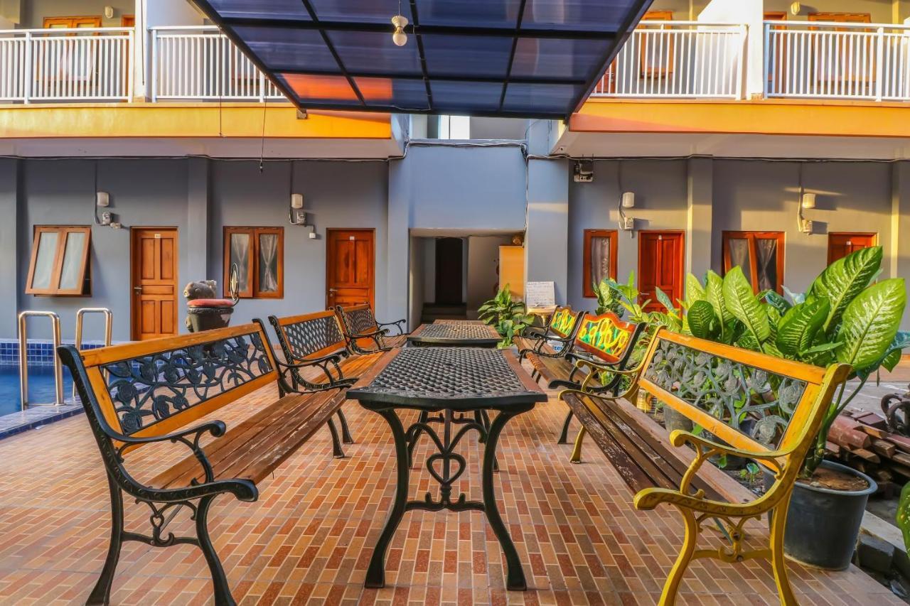 Oyo 1670 Likko Inn Denpasar  Exterior photo